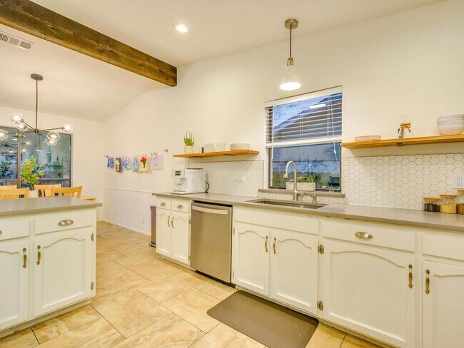 Building Photo - 4908 Dry Oak Trail