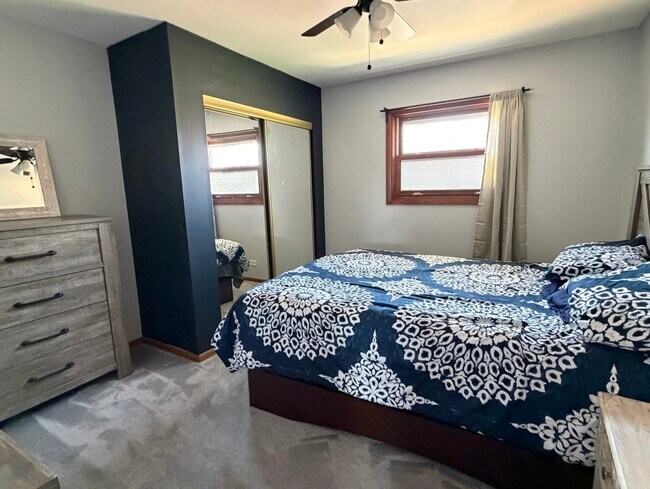 Building Photo - 1895 Birch St