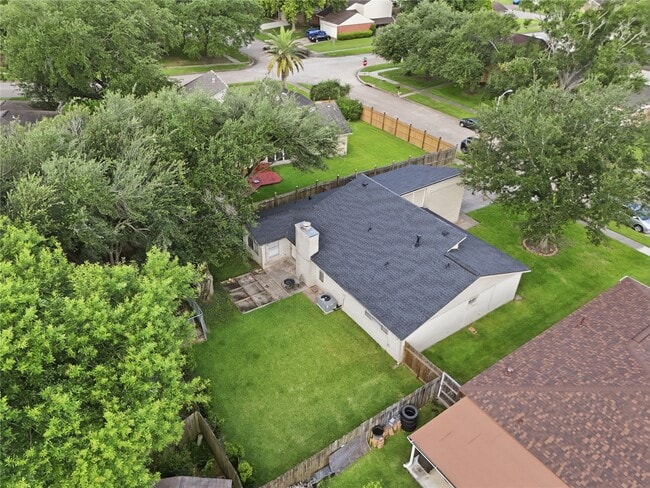 Building Photo - 466 El Toro Ln