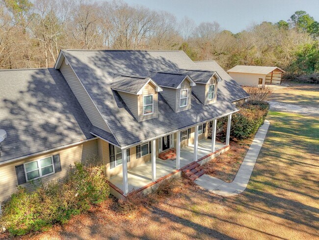 Building Photo - Large House on 3.5 Acres in Harlem