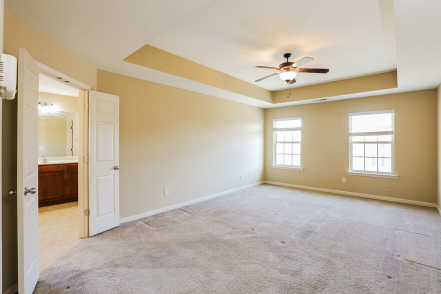 Building Photo - 4035 Raspberry Way