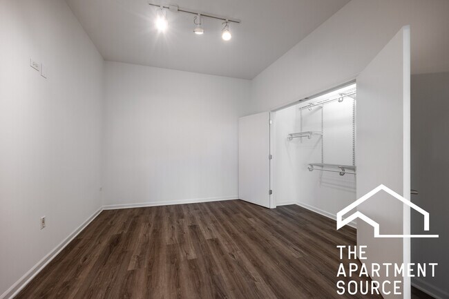 Building Photo - 2550 S Wabash Ave