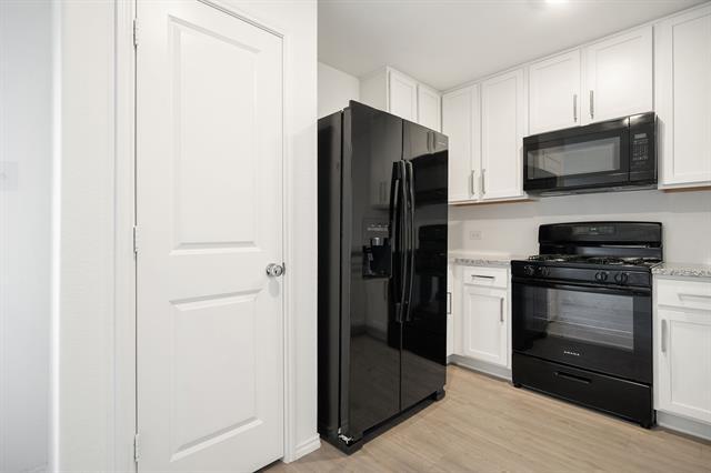 Building Photo - 3037 Ashbrook Ln