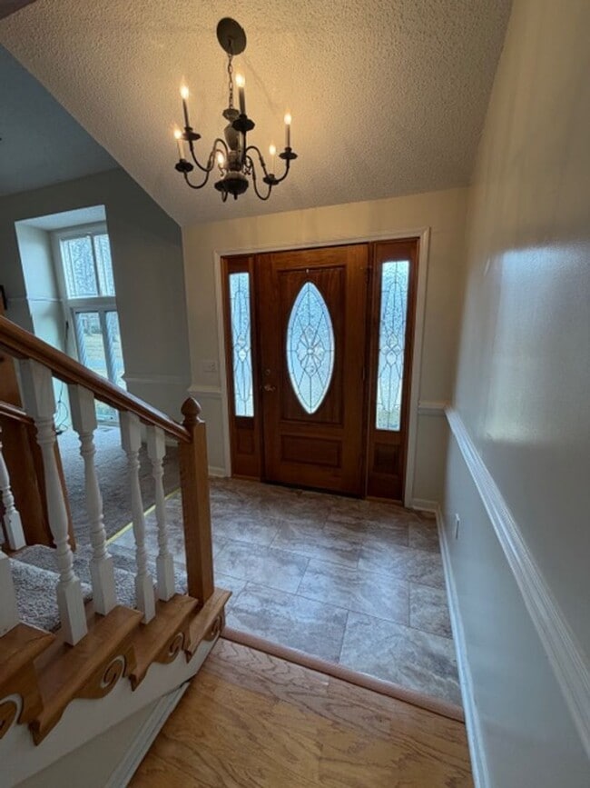 Building Photo - Elon