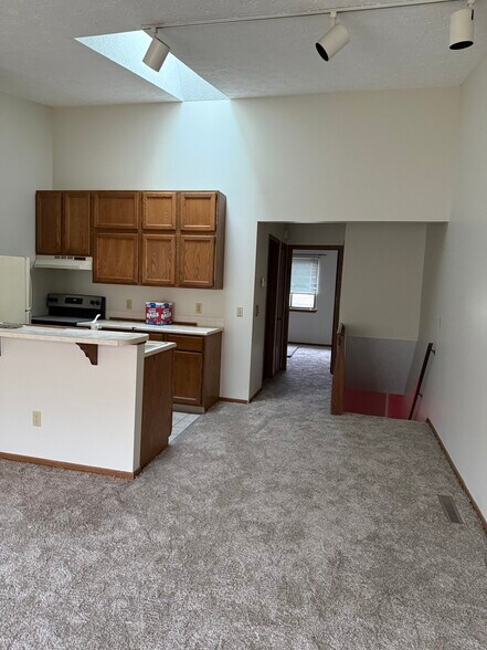 Building Photo - 4019 Lillie Ave