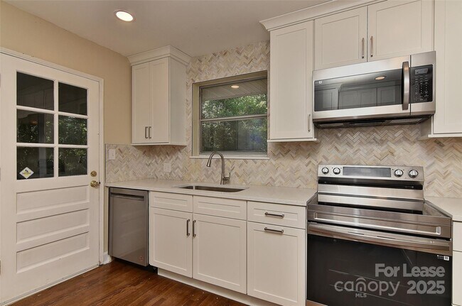 Building Photo - 1215 Sewickley Dr