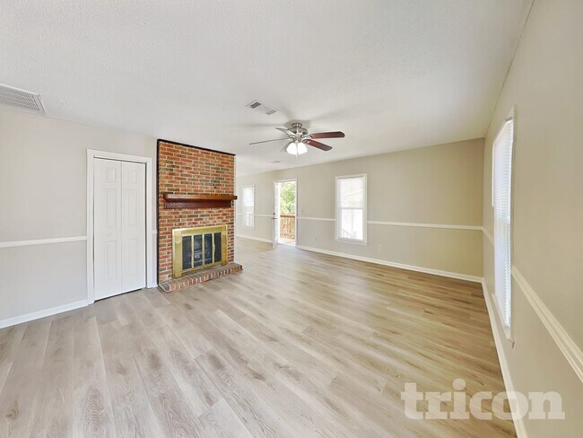 Building Photo - 204 River Song Rd