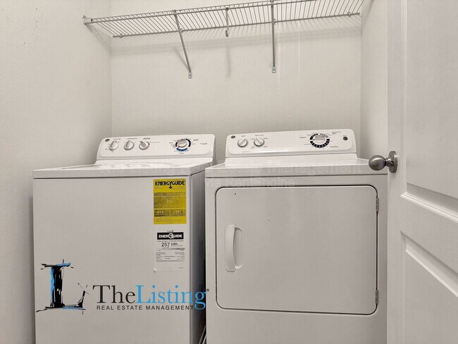 Building Photo - 803 Ashentree Dr