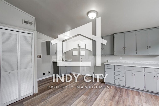 Building Photo - 2950 Dequincy St