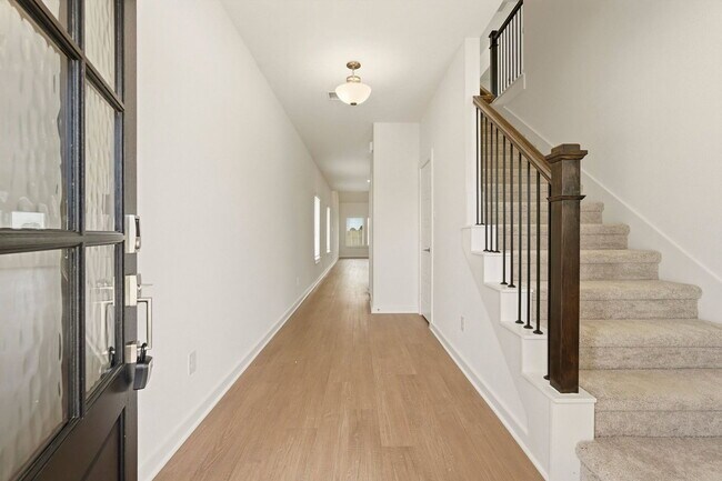 Building Photo - 32503 Midsummer Dr