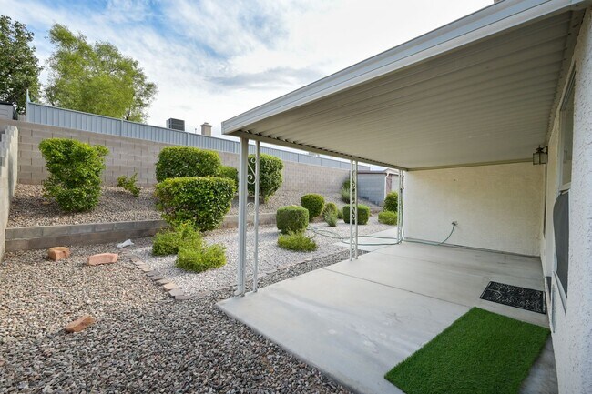 Building Photo - 561 Pacer Terrace