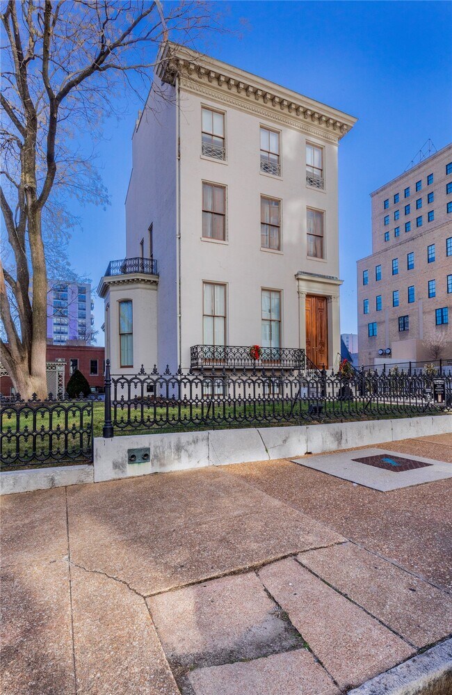 Building Photo - 1511 Locust St