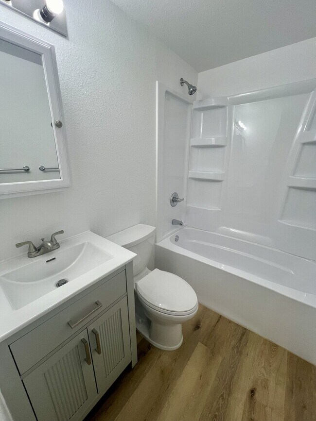 Building Photo - Affordable Two Bedroom Available with Short Term Lease Now Ready!