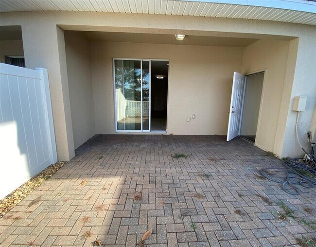 Building Photo - 12013 Greengate Dr