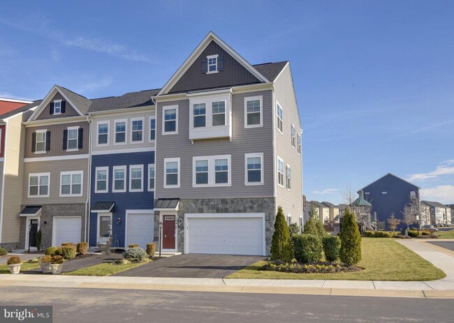 Building Photo - 104 Santa Fe Ct