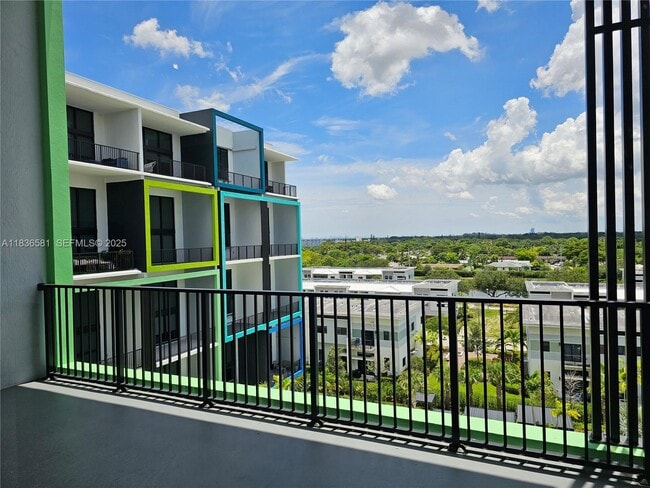 Building Photo - 4400 W Sunrise Blvd