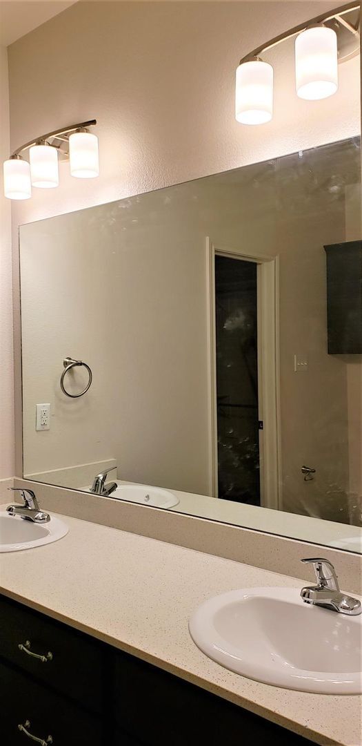 Building Photo - Cooper ISD- Luxury Duplex in Southwest Lub...