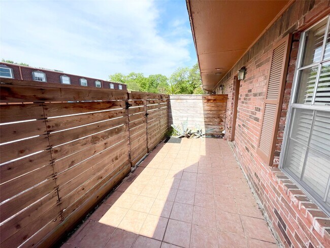 Building Photo - 9303 Hammerly Blvd