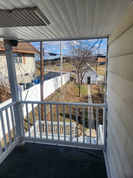 Building Photo - 145 N Main St