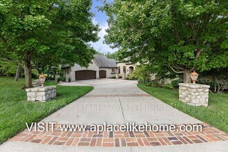 Building Photo - 16690 Country Club Dr