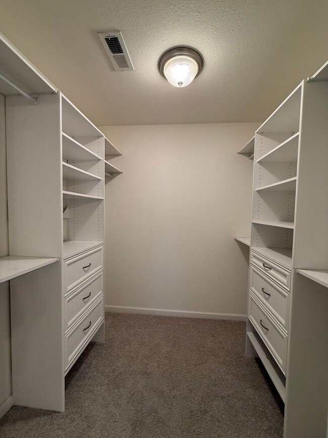 Building Photo - Spacious 4BR Home with Large Fenced Yard & Prime Location