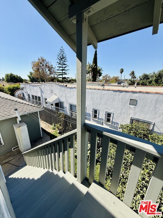 Building Photo - 3883 S Gramercy Pl