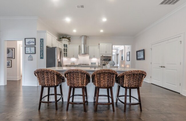 Building Photo - LANDFALL - 4 bed | 3.5 bath modern home
