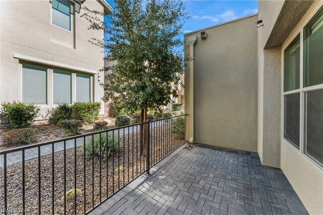 Building Photo - 11274 Cactus Tower Ave
