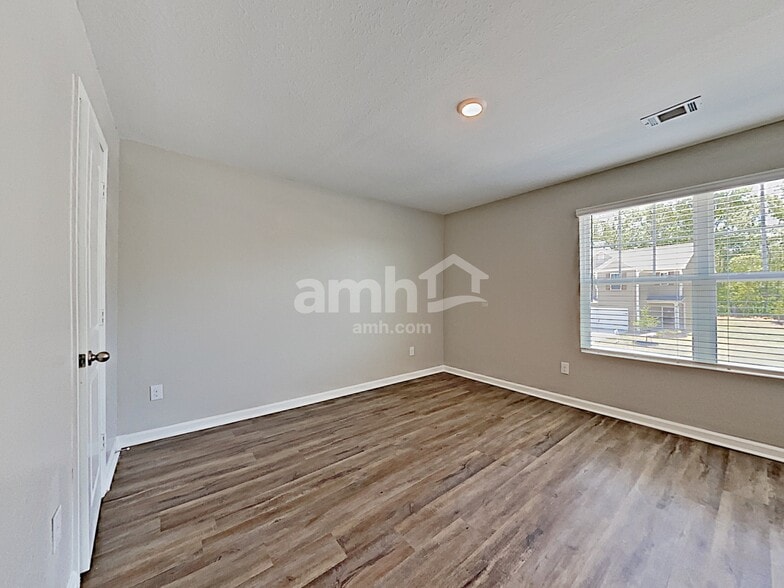 Building Photo - 3430 Ridge HillPkwy