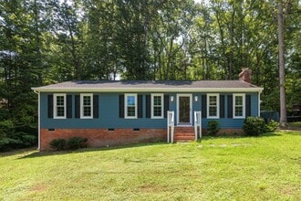 Building Photo - 3 Bedroom Home in Chesterfield County ***Available August 2026**