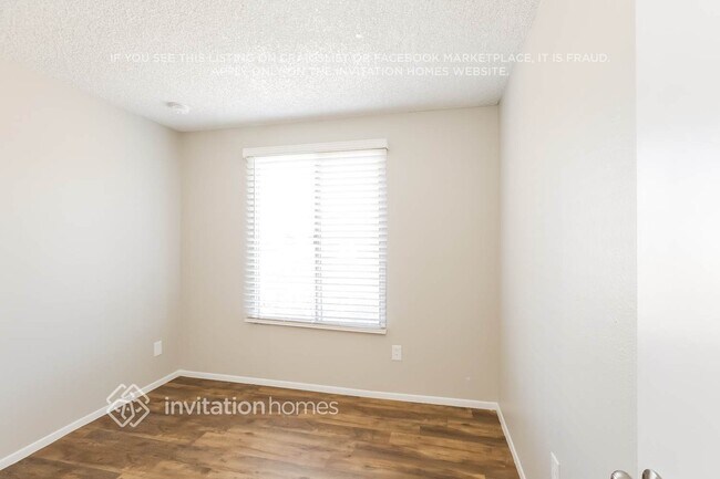 Building Photo - 4029 E Alta Vista Rd