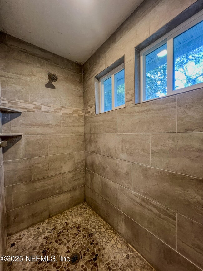 Building Photo - 4325 Appleton Ave