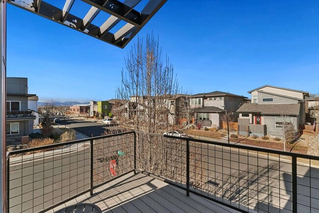 Building Photo - 6801 Warren Dr