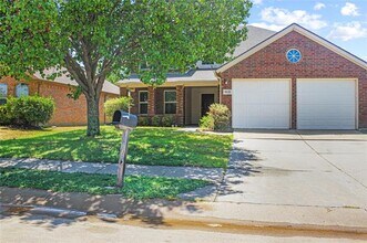 Building Photo - 8620 Chisholm Trail
