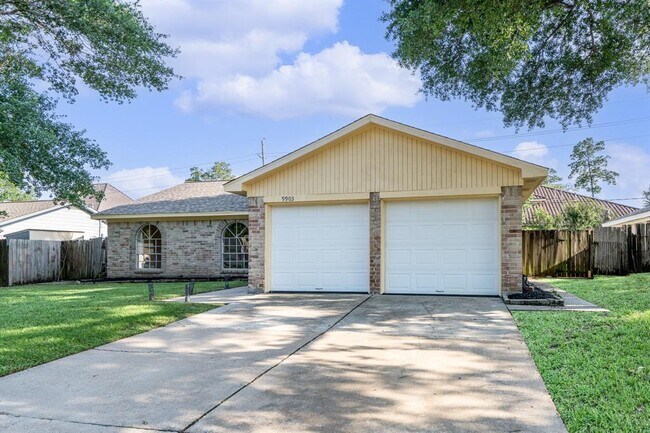 Building Photo - 9903 Cane Creek Dr
