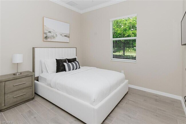Building Photo - 5856 Sunningdale St