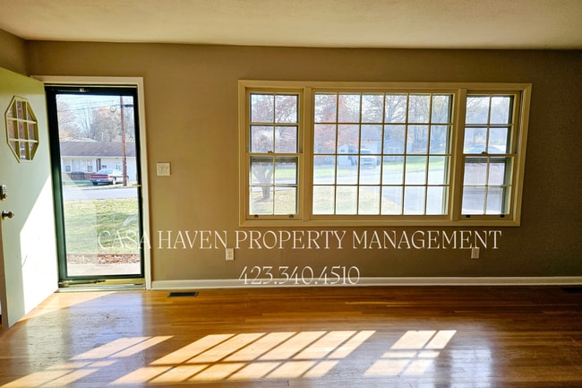 Building Photo - Coming Soon! 4 Bed | 1.5 Bath Home in Prim...