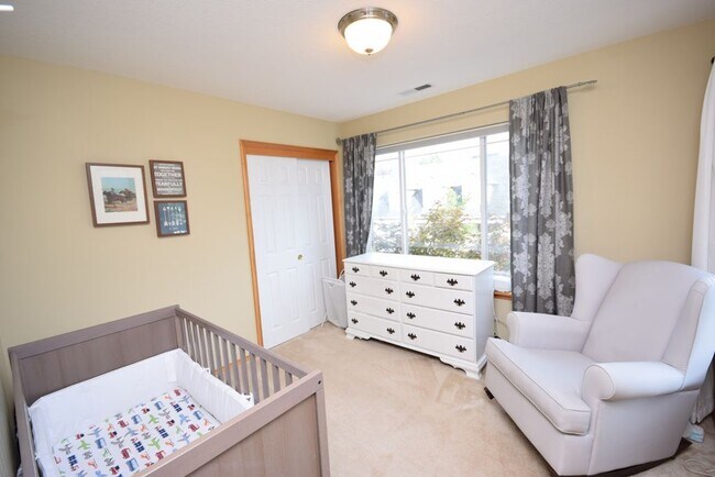 Building Photo - 10890 Southwest Washington Street