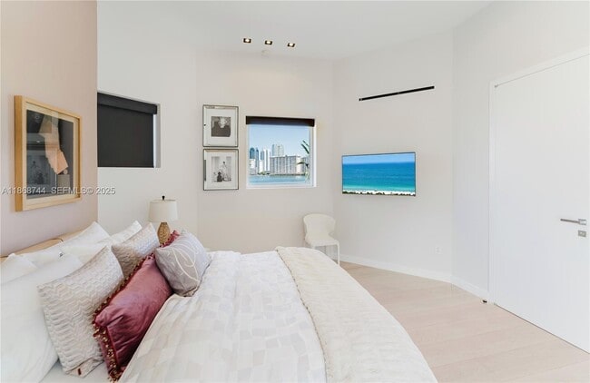 Building Photo - 3916 Island Estates Dr