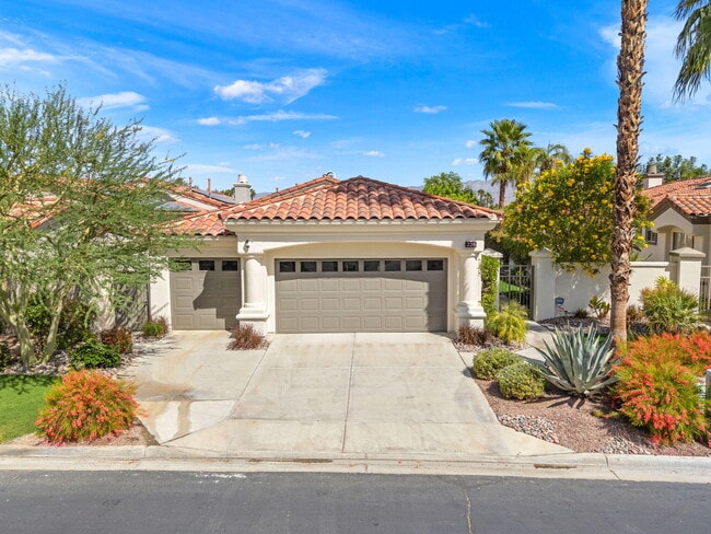Building Photo - 220 Tomahawk Dr