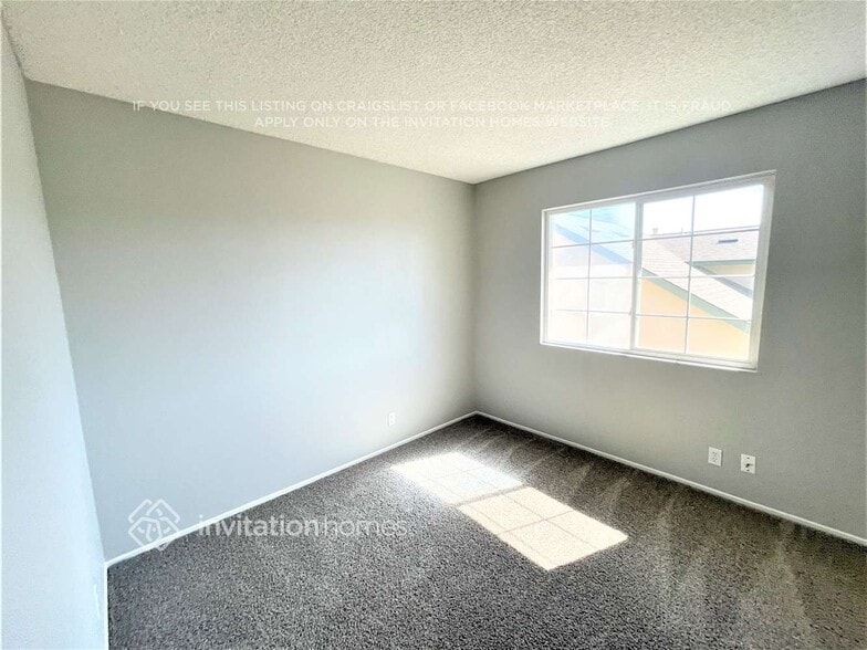 Building Photo - 170 Opal Dr