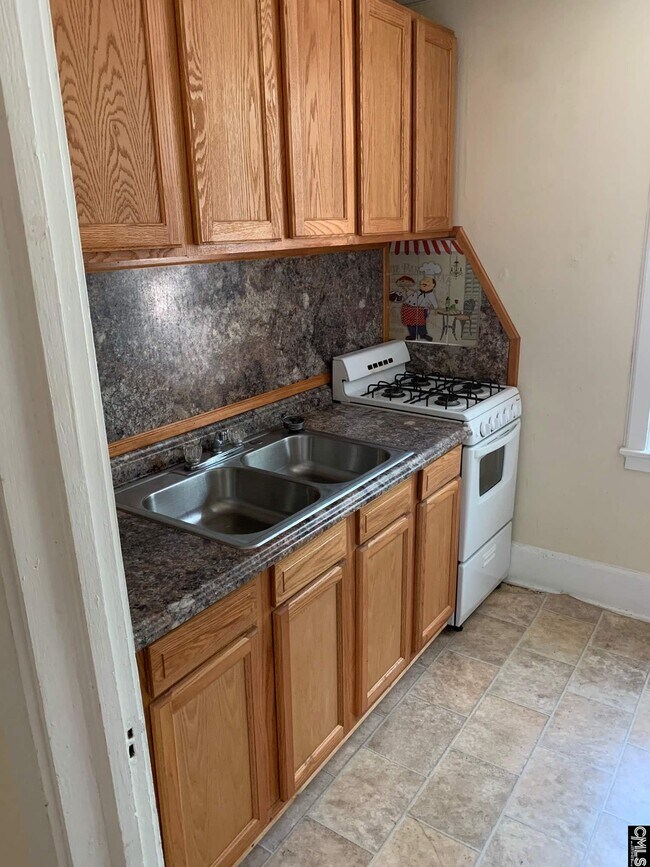 Building Photo - 1006 Marion St