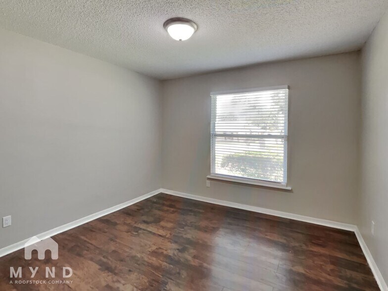 Building Photo - 1519 Stormway Ct