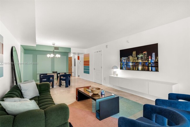 Building Photo - 1200 Brickell Bay Dr