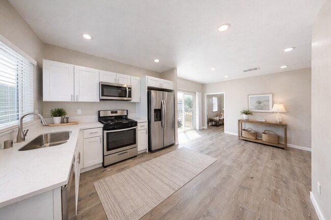 Building Photo - 4 BD House!