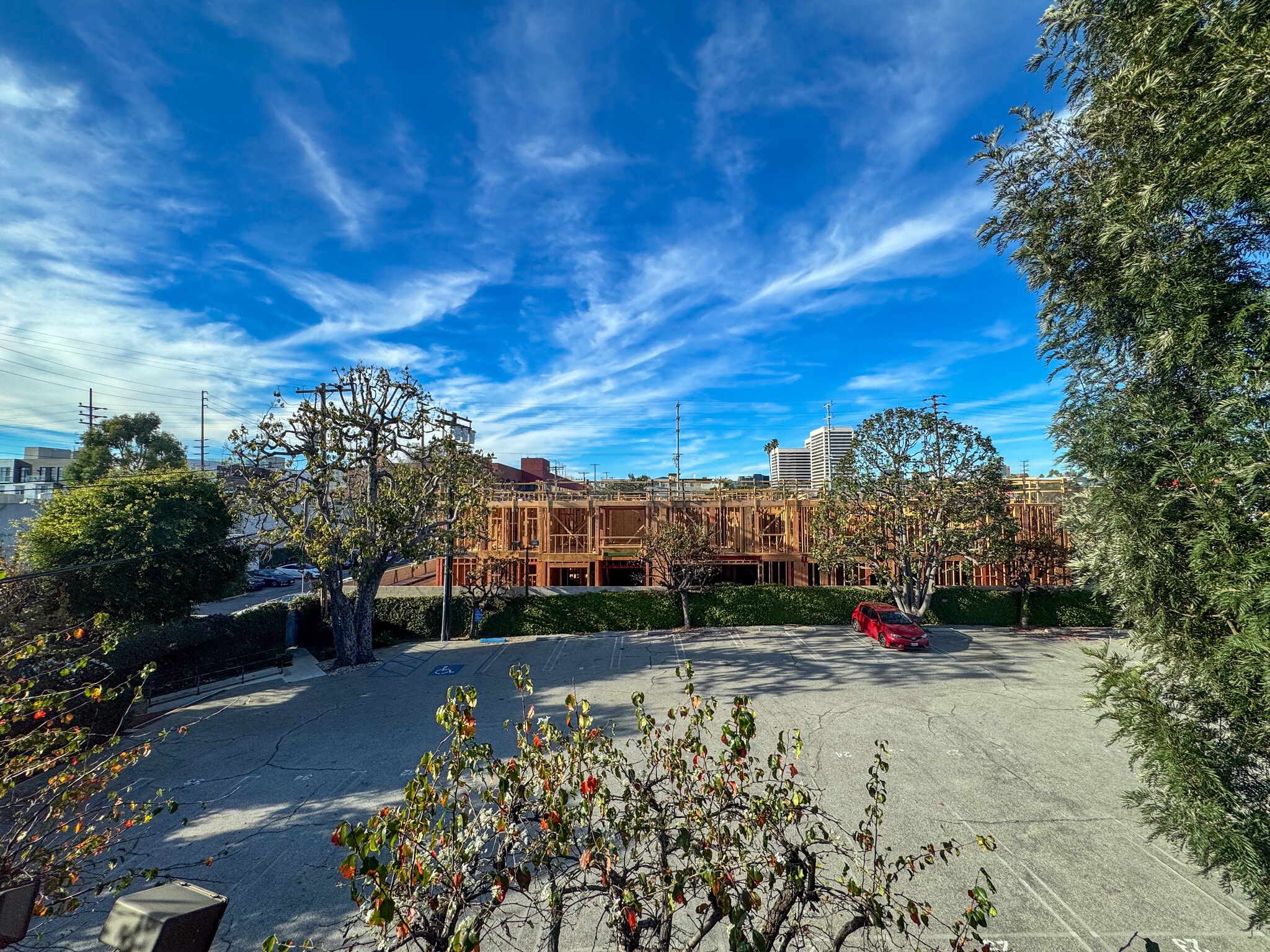 Building Photo - 2027 Beloit Ave