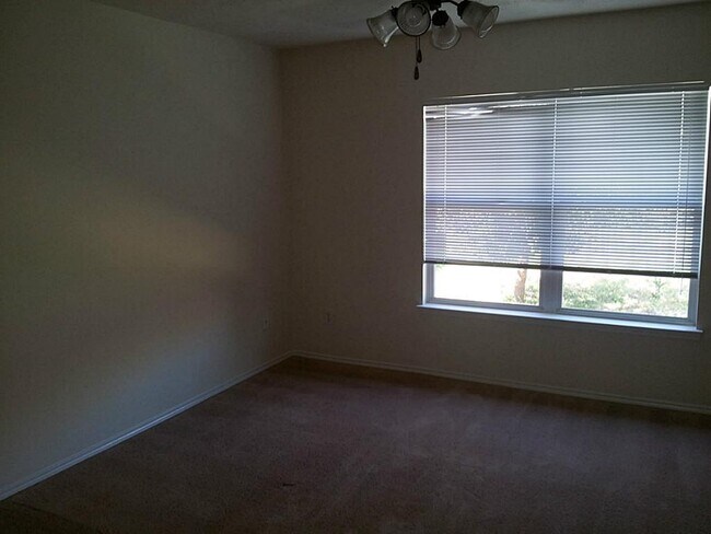 Building Photo - 20123 Mammoth Falls Dr