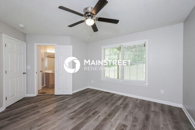 Building Photo - 4 Bedroom Pet-Friendly Home in LOUISVILLE,...