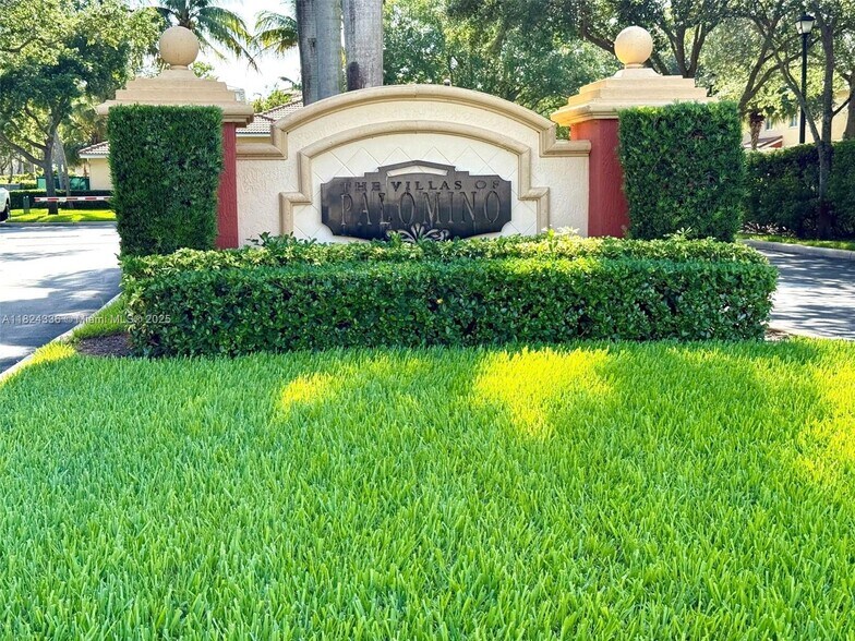 Building Photo - 3340 Palomino Dr
