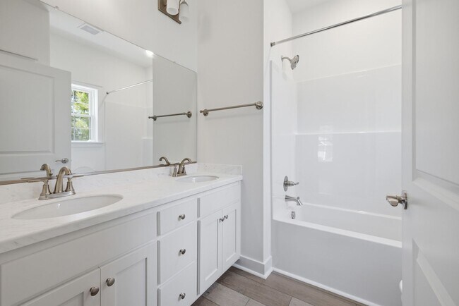 Building Photo - 21161 Baileys Ln